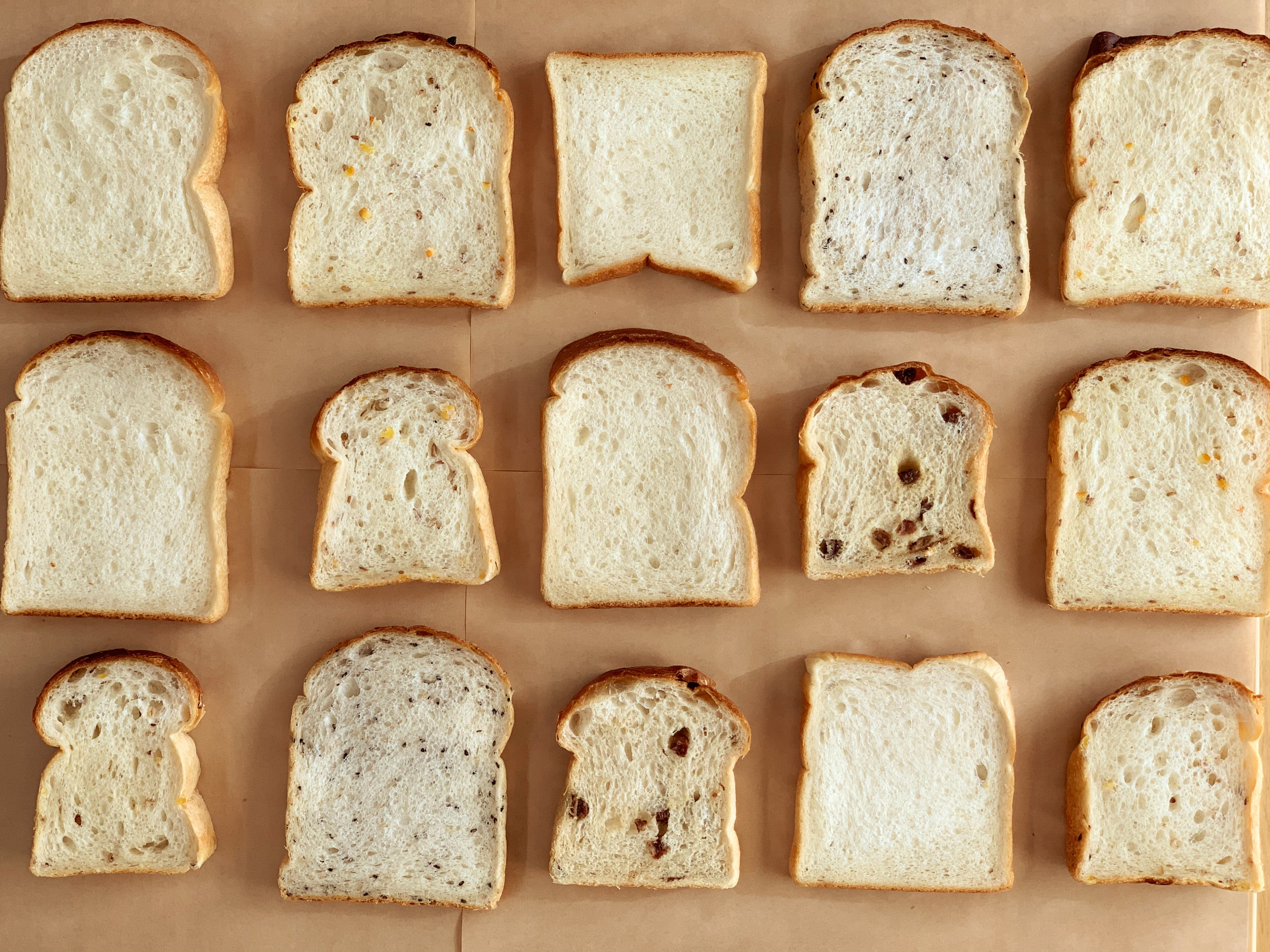 並んだ食パン