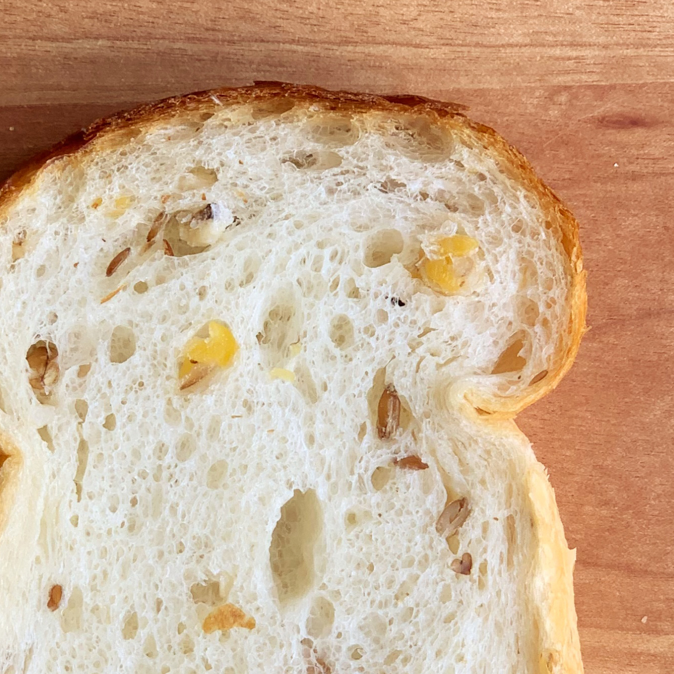 雑穀の食パン